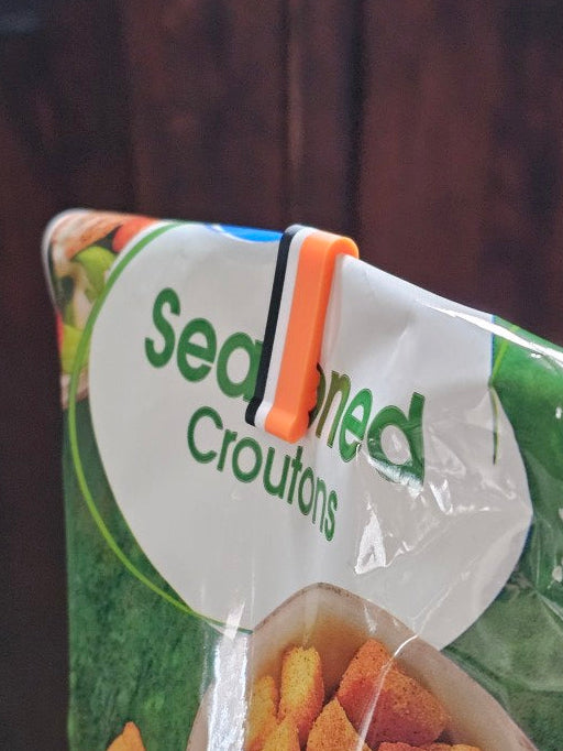 3d printed bag clip on a bag